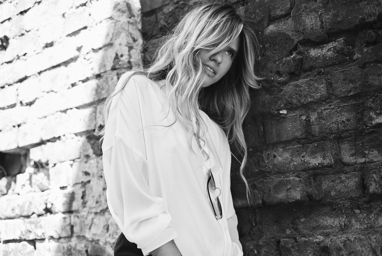 MAI SCRIEM SI DESPRE CE NE TICAIE: CUM AR FI DESPRE FEMEI