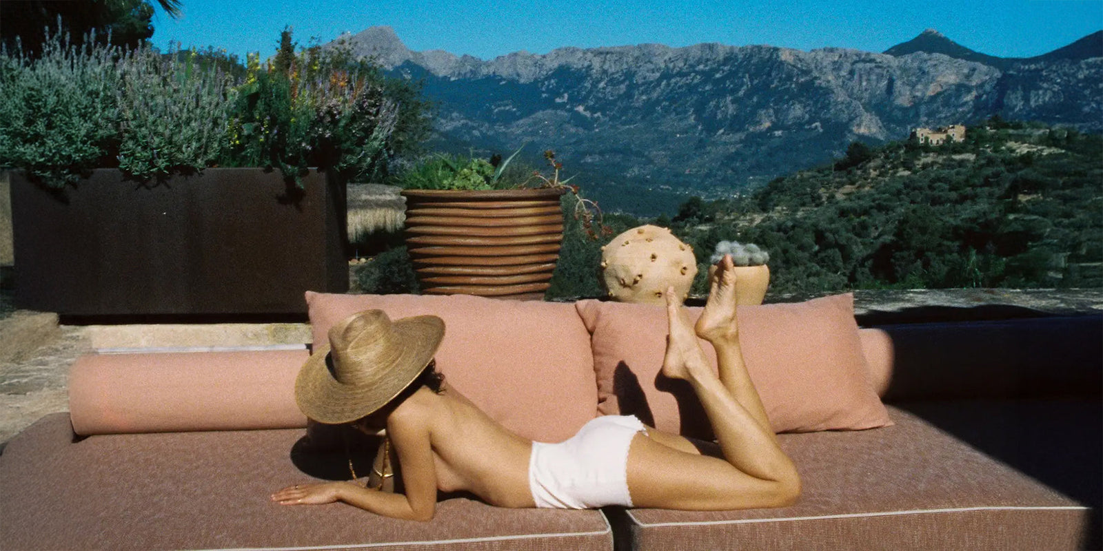 HATS & LACK OF COLORS collection: women’s hats and accessories in minimalist, neutral, or monochrome shades. Features modern, understated designs focused on simplicity, comfort, and versatile style