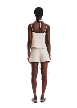 Top made of 100% organic cotton with a canvas look.
