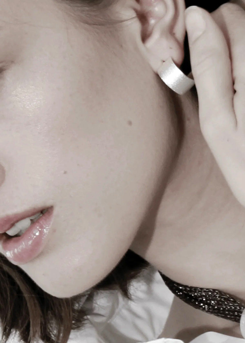 Chunky hoop waterproof silver earring. Our waterproof jewellery is crafted in 40% recycled, hypoallergenic stainless steel which makes them highly durable.