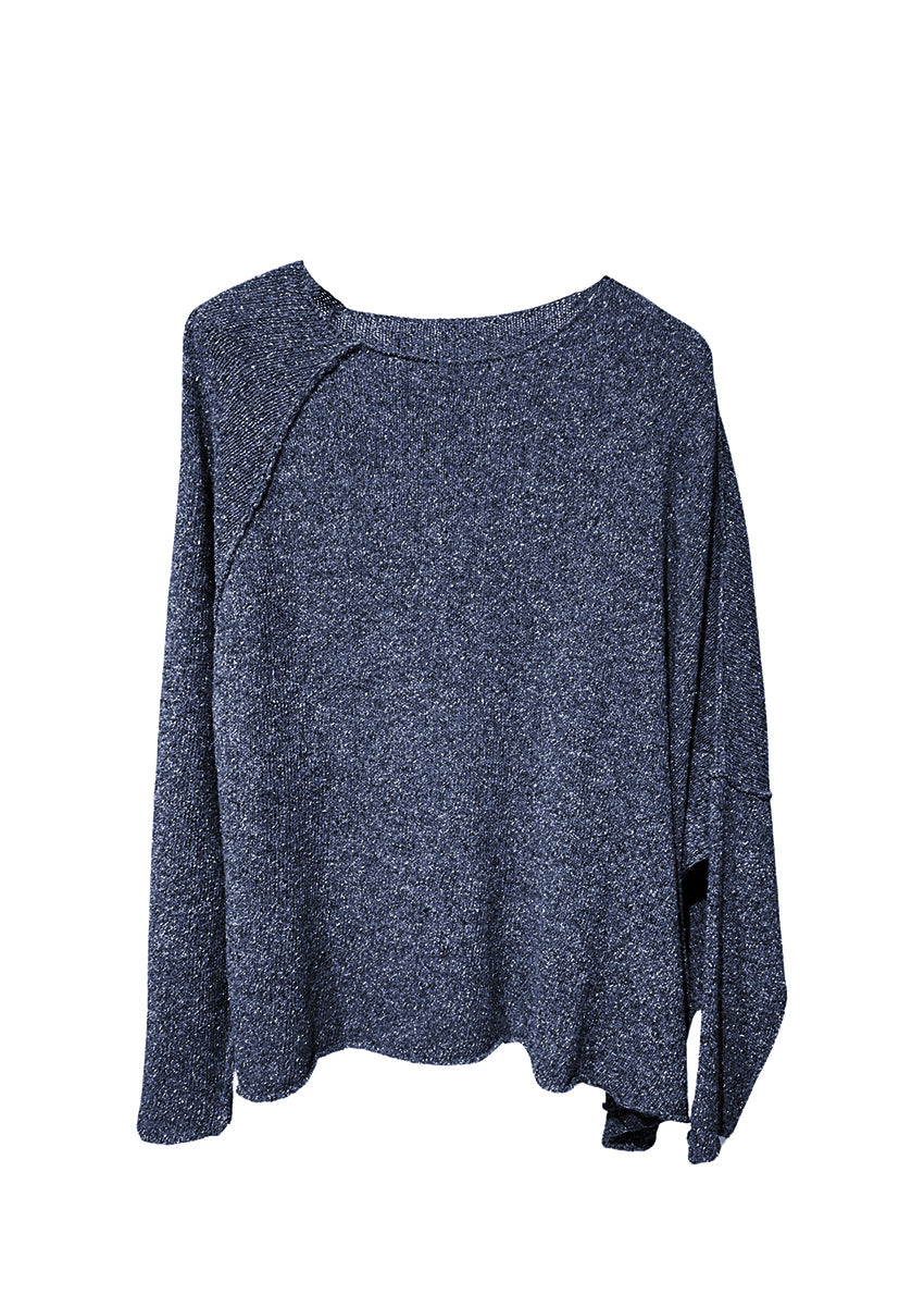 Raw edges punk sweater with dropped shoulders and an eye-catching asymmetric hemline for a stylish yet cozy and casual look.Because of the mix of fibres, like wool and silk, the texture of the sweater feel really soft and warm on the skin.