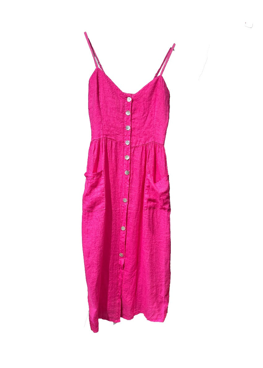 The dress sarafan it is a sleeveless dress with adjustable spaghetti straps.The dress has a button-up closure in the front. At the back, the dress features an elasticated waistband.