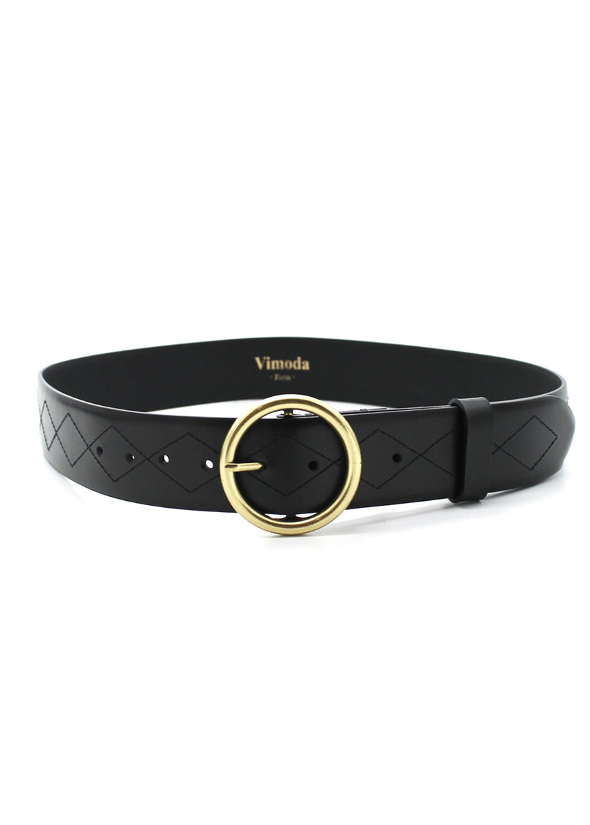 A classic leather belt with mettalic loop, rounded, great quality, created with much attention for details.&nbsp;