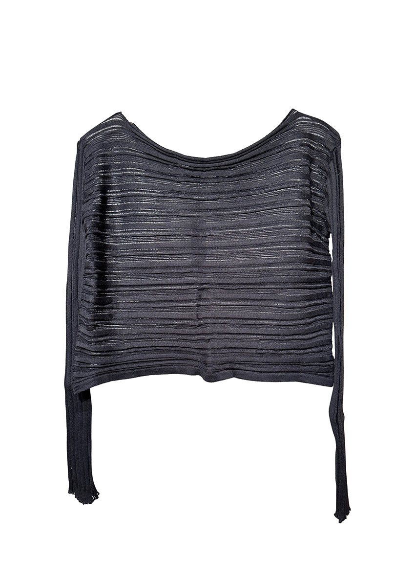 Knitted long sleeved crop top with the “Archetypes” rib pattern and yarn made of 100% high quality Greek cotton, in a fitted silhouette. It has a boat neckline.