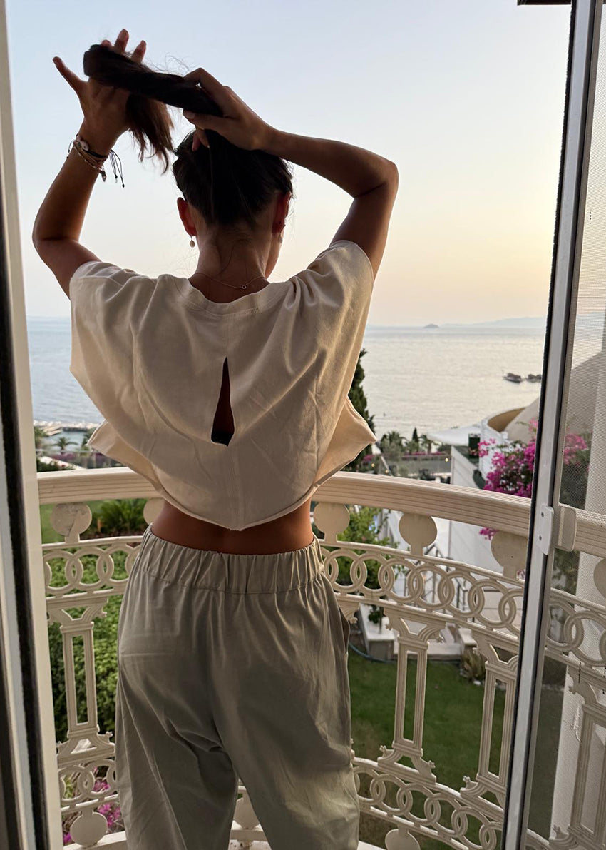 Cropped top made of cotton fabric