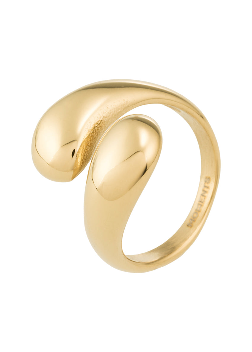 The bold silhouette adds a touch of sophistication to any outfit. Elevate your style with these exclusive rings.