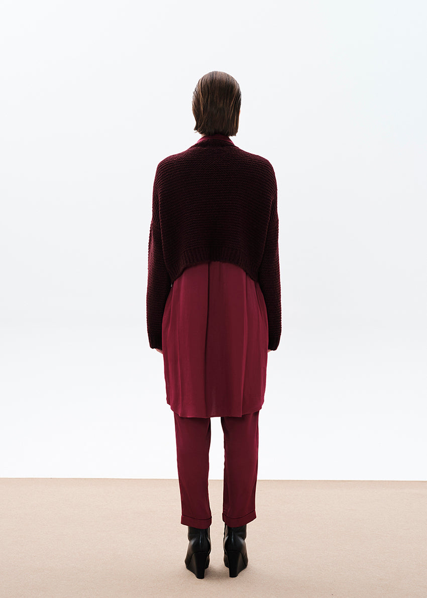 A winter staple made of extra-fine wool and viscose blend, the “Winter Staples” sweater is soft and cozy. It can be combined with casual outfits for running daily errands or for relaxed moments when lounging in your home