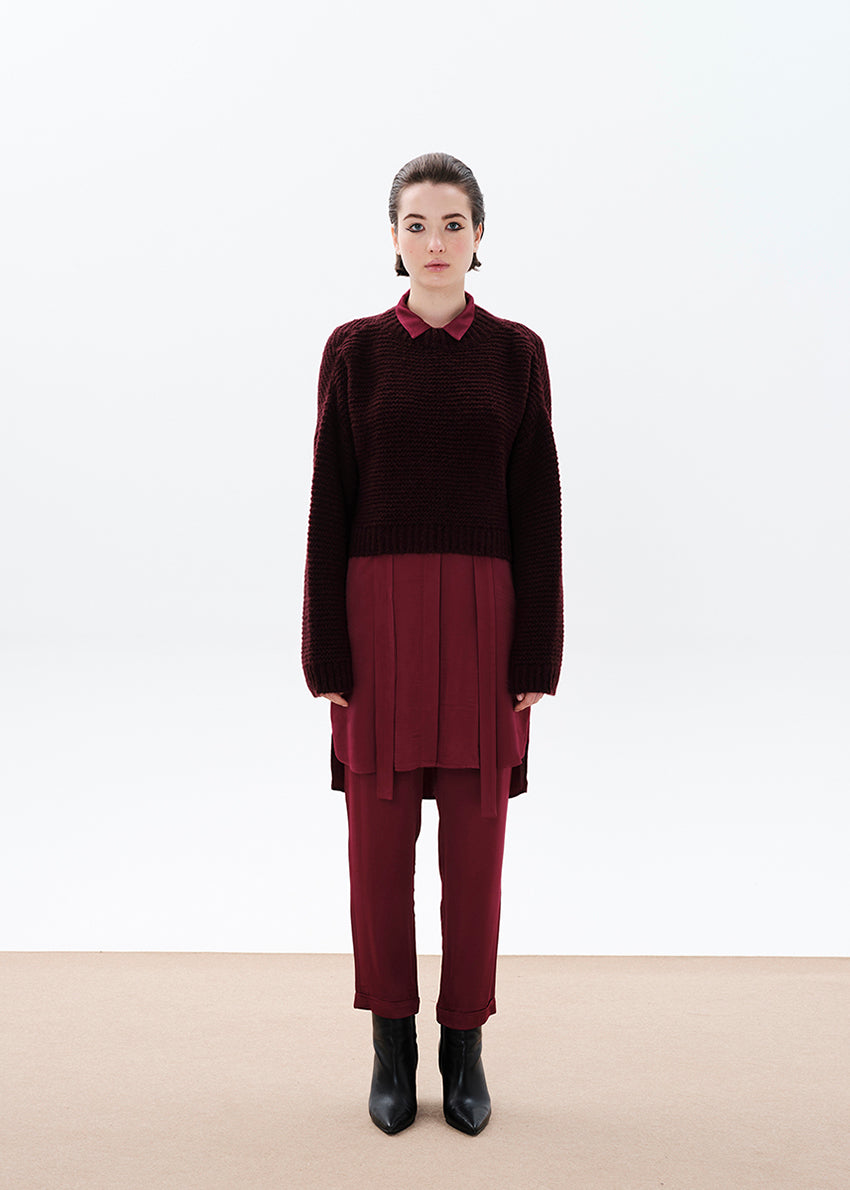 A winter staple made of extra-fine wool and viscose blend, the “Winter Staples” sweater is soft and cozy. It can be combined with casual outfits for running daily errands or for relaxed moments when lounging in your home