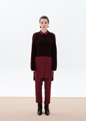 A winter staple made of extra-fine wool and viscose blend, the “Winter Staples” sweater is soft and cozy. It can be combined with casual outfits for running daily errands or for relaxed moments when lounging in your home