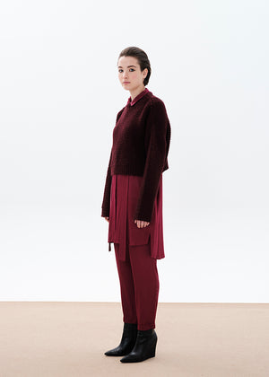 A winter staple made of extra-fine wool and viscose blend, the “Winter Staples” sweater is soft and cozy. It can be combined with casual outfits for running daily errands or for relaxed moments when lounging in your home