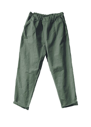 Trousers made of crepe elasticated cotton. Adjustable waist comfort, the elasticated waistband and the belt loops, while the balloon shape expertly flatters fuller thighs.