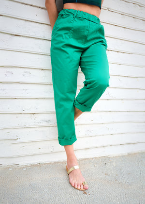 Trousers made of crepe elasticated cotton. Adjustable waist comfort, the elasticated waistband and the belt loops, while the balloon shape expertly flatters fuller thighs.