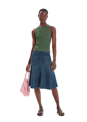 Crafted from sustainable materials, this green tank top is made with 70% regenerative viscose and 30% polyester. Featuring a fine rib texture, thick, non-transparent, stretch jersey fabric, and a slim fit. The sleeveless design and classic crew neckline