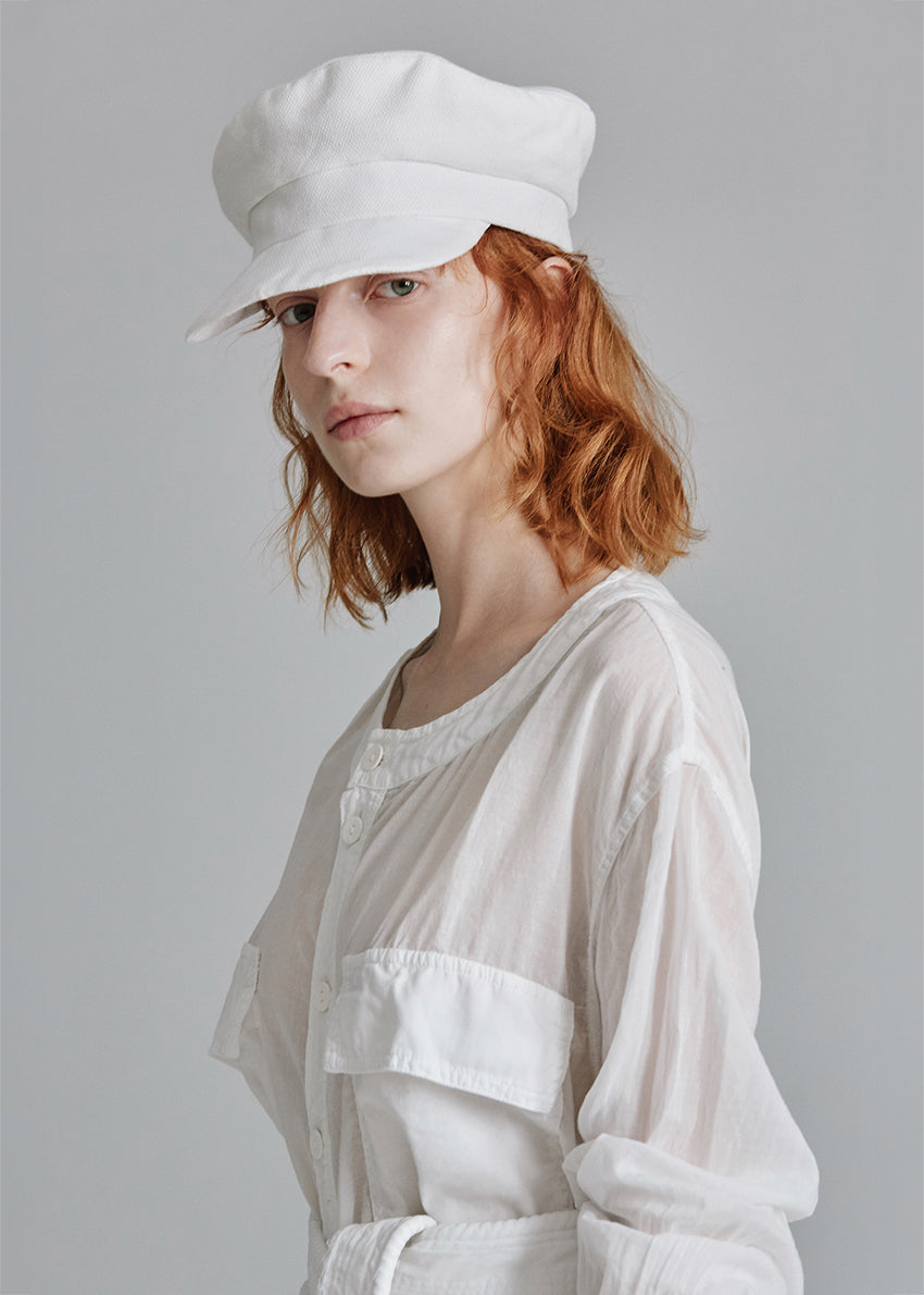 La Vaca Loca is a bold expression of individuality and modern style with a tailored heritage. Crafted from soft cotton , this robe- white belt it is an incredible item that ads chicness to any outfit.