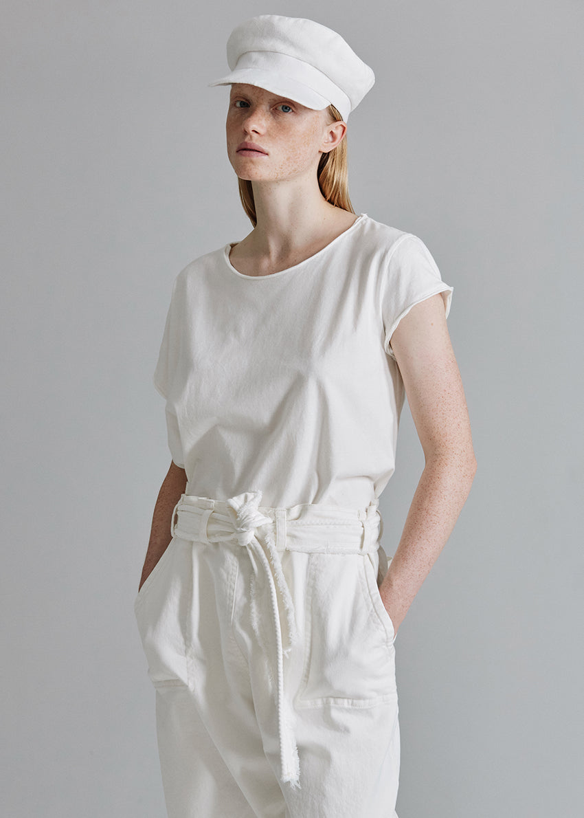 La Vaca Loca is a bold expression of individuality and modern style with a tailored heritage. Crafted from soft cotton , this robe- white belt it is an incredible item that ads chicness to any outfit.