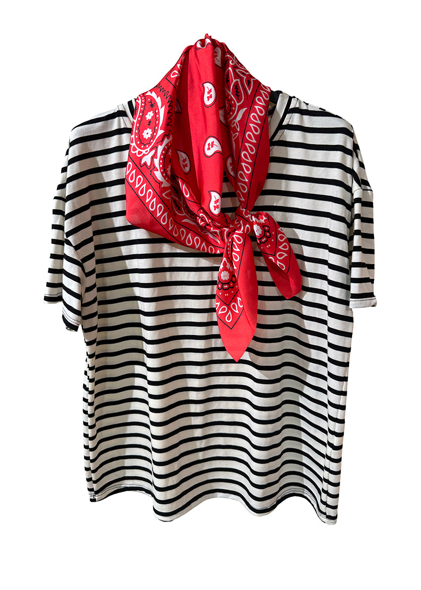 Le Baoli T-shirt with Scarf