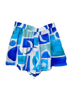 Easygoing, relaxed fit with a convenient pull-on design, complete with pockets. Wear with matching shirt for on trend look!