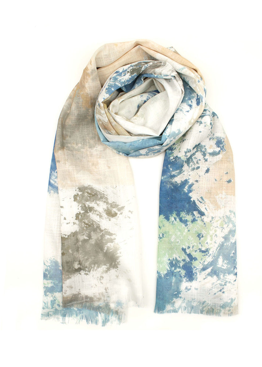Ethnic style, an incredible combination of colors, this scarf is the pick of elegance for any outfit.