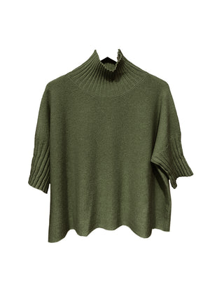 A very simple dark olive green sweater with ribbed sleeves texture and turtle neck, the vertical ribs makes it classy and comfortable. Very easy to wear, medium length, this sweater is for intermediate spring/ autumn days.