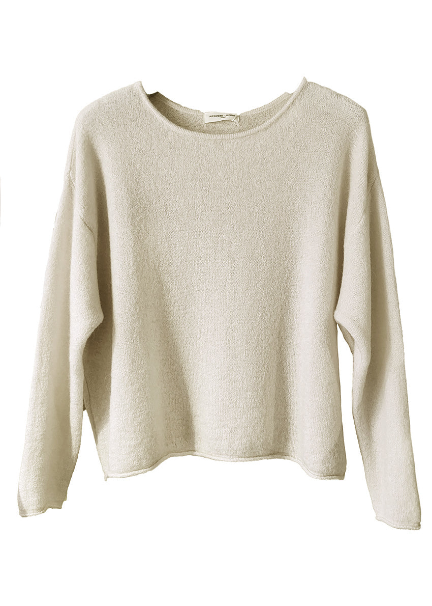 Blue sweater designed to have regular style, a large round neckline, long sleeves and a comfortable texture for the skin made in a blend of high quality fibers.