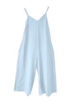 Crafted with cool and breathable linen, this overall offers comfort and effortless style. The adjustable straps ensure a customized fit without crossing over. With practical side pockets and refined stitching details
