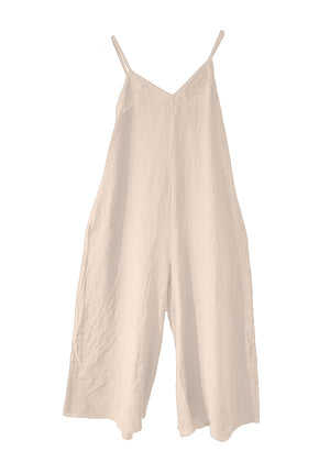 Crafted with cool and breathable linen, this overall offers comfort and effortless style. The adjustable straps ensure a customized fit without crossing over. With practical side pockets and refined stitching details