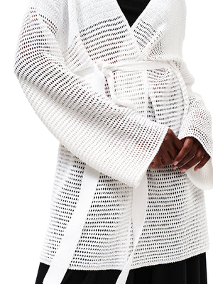 Knitted cardigan made from a high-quality blend of fibres,  offering you the perfect balance of comfort, durability and style.
