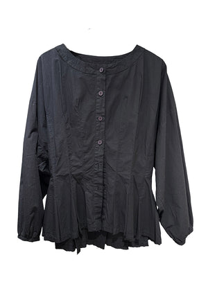 Waisted loose-fit shirt, made from soft cotton voile. This shirt- jacket is long-sleeved and has bottom pleats.