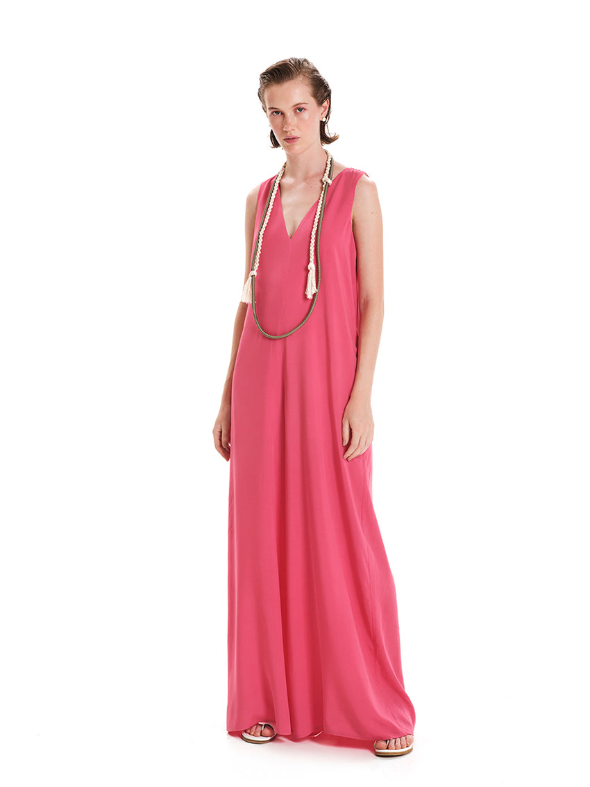 Introducing the Sleek Necklace, a joyful and original piece crafted from viscose rope. Made with love, this necklace adds a playful touch to any outfit, in any season. Its cute and funny design makes it a perfect accessory to express your unique style