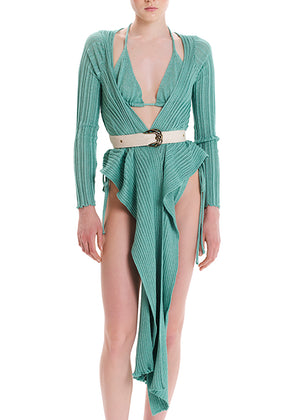 Versatile cardigan made of viscose and lurex yarn. It is a very special piece, designed exclusively by Kourbela and is a trademark for the brand. Suitable for glamorous evening appearances with a touch of shimmer.