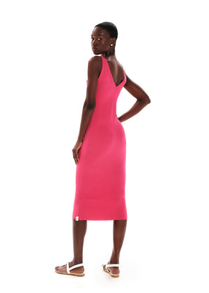 Midi sleeveless deep pink dress with twisted shoulders made of elastic EcoVero viscose in a fitted silhouette.
It features a round neckline.