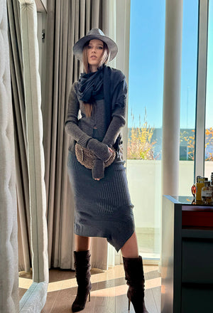 Elasticated, stylo and curvy grey skirt that's taking the fashion world by storm?! Originally showcased on the podiums of big fashion houses, it has now made its way onto the streets as a go-to item in any style-savvy wardrob