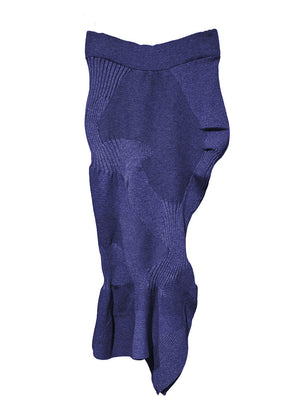 Elasticated, stylo and curvy blue skirt that's taking the fashion world by storm?! Originally showcased on the podiums of big fashion houses, it has now made its way onto the streets as a go-to item in any style-savvy wardrob