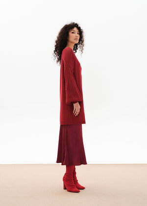 A garment that is both stylish and trendy, the mini “Vintage Vibes” dress made of cotton blend will make any look stand out from the crowd. Its unique knitting combined with its comfortable fit and statement sleeves make it perfect for looks with a relaxed yet modern vibe.