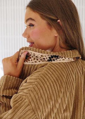 So cool in a vintage-inspired style, this timeless core jacket from Jaase is featured in a classic silhouette with zip front closure and embroidered fabrication for an extra special finish. Zip up collared jacket, pockets, long sleeve, embroidered details, hip length