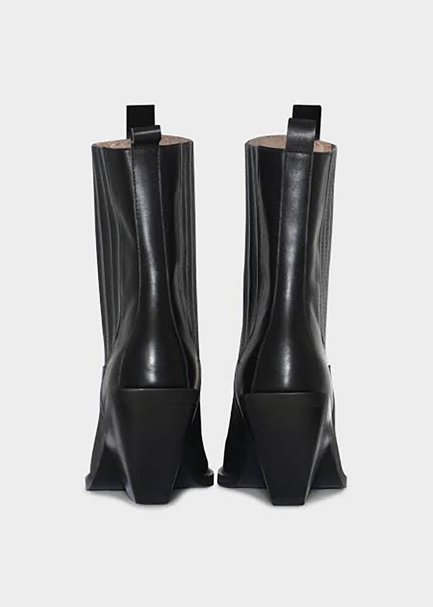 Pistol Boot Day Time