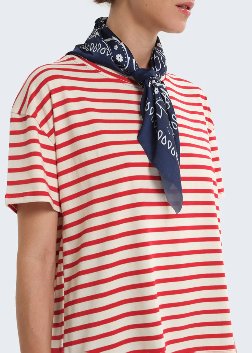 Le Baoli T-shirt with Scarf