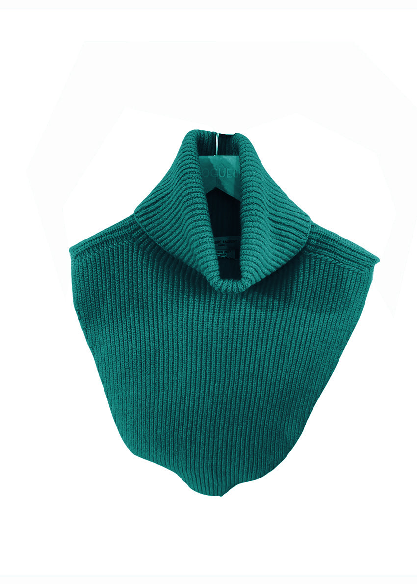 A teal, ribbed, knitted neck collar
