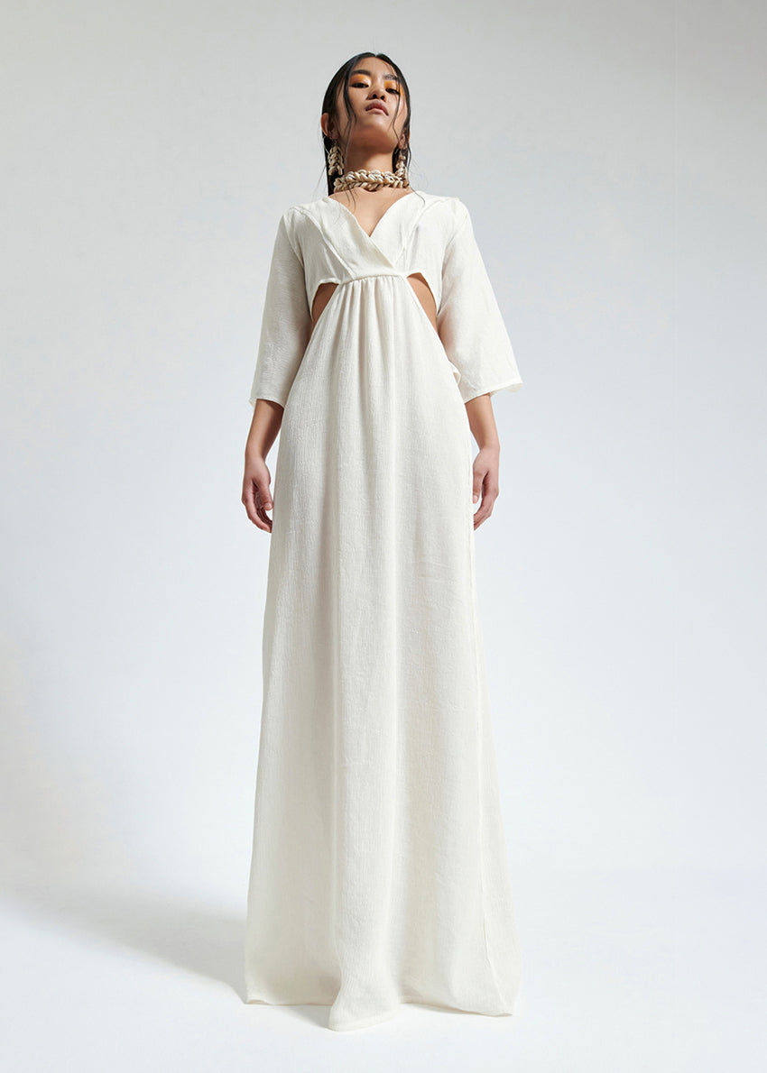 Long dress featuring a bare waist design and 3/4 kimono sleeves