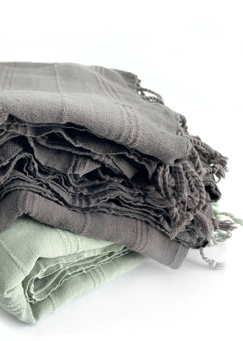 Ultra absorbent, 100% cotton, dries fast, very compact and space-saving, oeko-tex® certified dyeing, versatile use for bathroom, beach, sauna, gym and travel. Always a perfect gift, 180x90cm, washable up to 40°