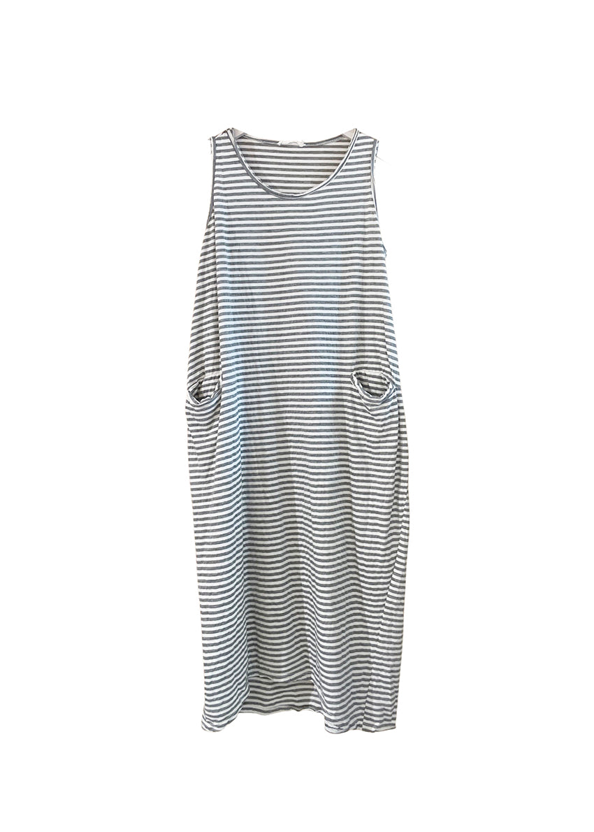 Looking for a stylish yet practical summer dress that can take you from the beach to daily errands