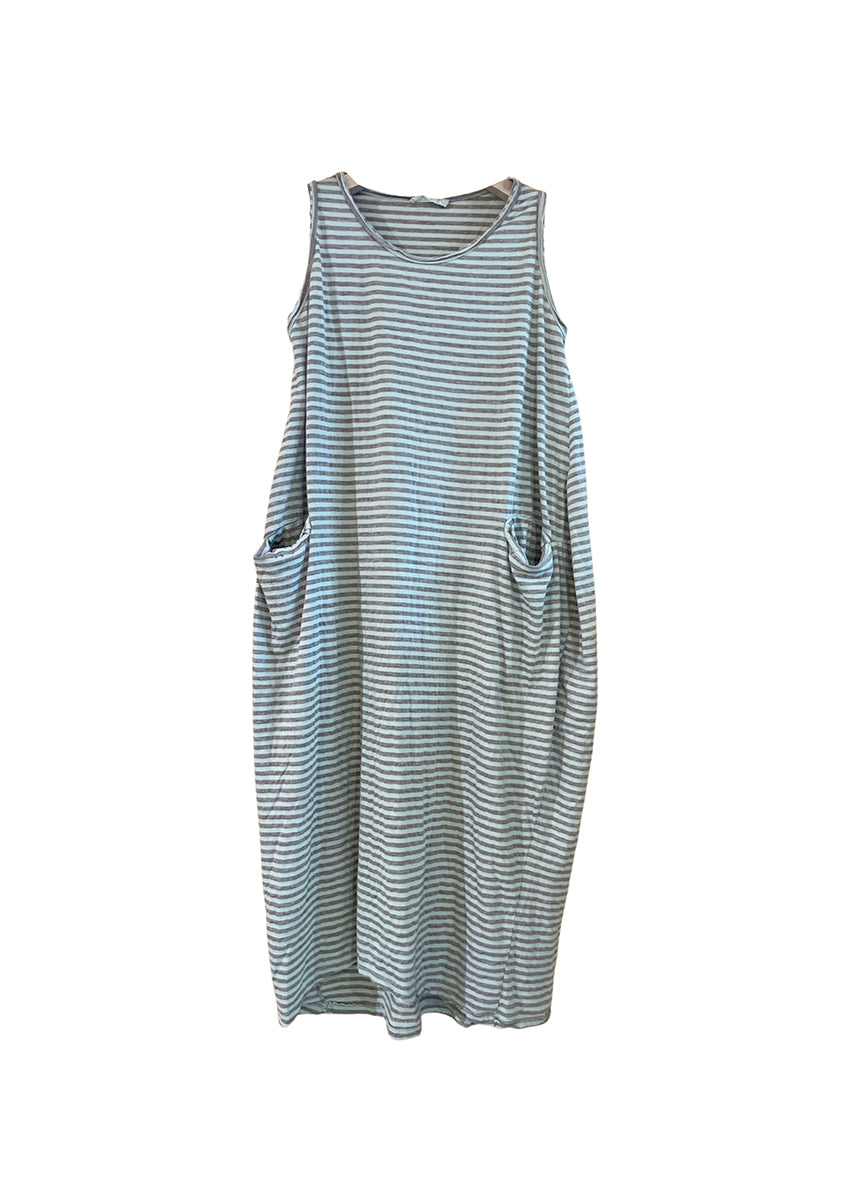 Looking for a stylish yet practical summer dress that can take you from the beach to daily errands