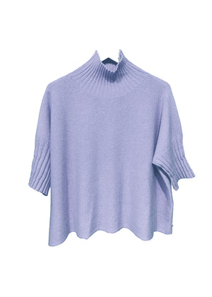A very simple steel blue sweater with ribbed sleeves texture and turtle neck, the vertical ribs makes it classy and comfortable. Very easy to wear, medium length, this sweater is for intermediate spring/ autumn days.